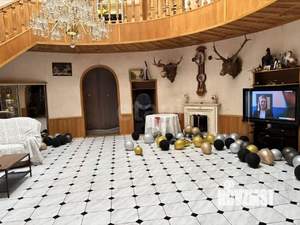 Дом 728м&sup2;, 3-этажный, участок 11 сот.  