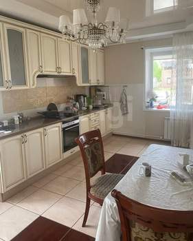 Дом 341м², 3-этажный, участок 6 сот.  