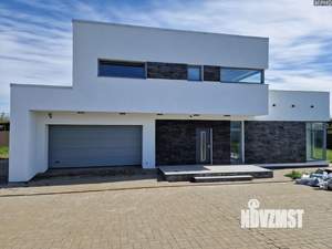 Дом 244м², 2-этажный, участок 25 сот.  