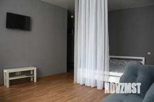 Студия квартира, посуточно, 33м2, 1/5 этаж