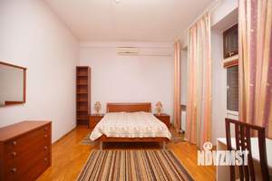 3-к квартира, на длительный срок, 107м2, 2/4 этаж