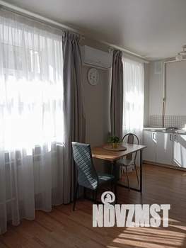 Студия квартира, посуточно, 33м2, 1/5 этаж