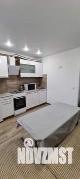 1-к квартира, посуточно, 50м2, 1/1 этаж