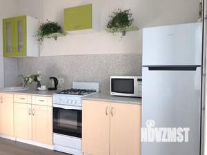 1-к квартира, посуточно, 39м2, 8/12 этаж