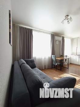 Студия квартира, посуточно, 33м2, 1/5 этаж