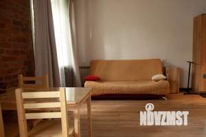 Студия квартира, посуточно, 35м2, 1/4 этаж