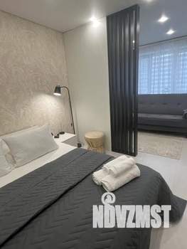 Студия квартира, посуточно, 30м2, 1/17 этаж
