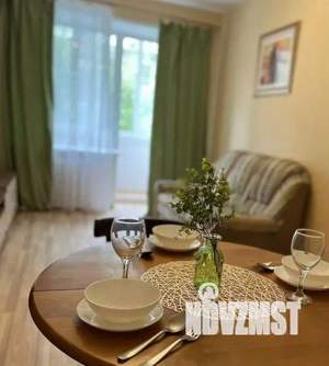 2-к квартира, посуточно, 42м2, 1/1 этаж