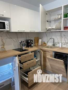 Студия квартира, посуточно, 42м2, 3/3 этаж