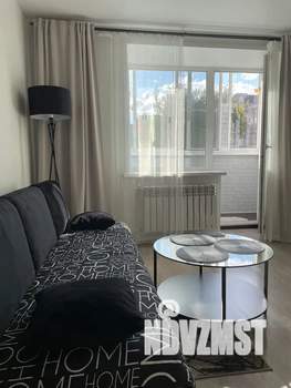 Студия квартира, посуточно, 32м2, 2/5 этаж