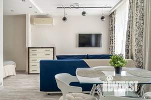 Студия квартира, посуточно, 42м2, 4/10 этаж