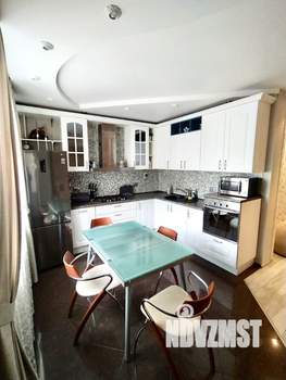 3-к квартира, на длительный срок, 120м2, 1/3 этаж