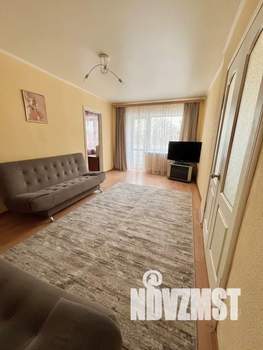 2-к квартира, посуточно, 44м2, 3/3 этаж
