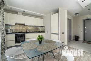 Студия квартира, посуточно, 42м2, 4/10 этаж