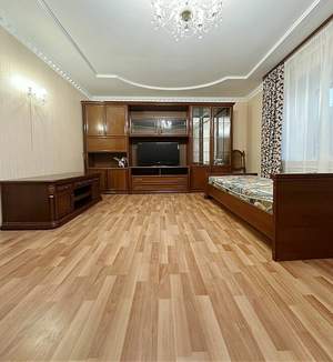 3-к квартира, на длительный срок, 100м2, 2/5 этаж