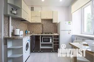 2-к квартира, посуточно, 39м2, 4/5 этаж