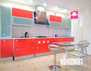 3-к квартира, на длительный срок, 105м2, 3/6 этаж