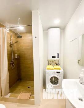Студия квартира, посуточно, 32м2, 1/5 этаж