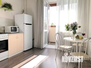 1-к квартира, посуточно, 39м2, 8/12 этаж