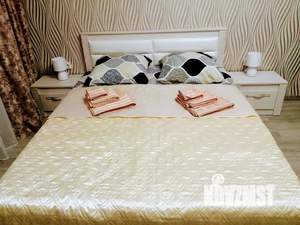 1-к квартира, посуточно, 42м2, 2/10 этаж
