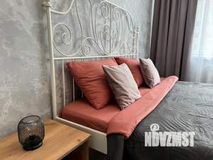 1-к квартира, посуточно, 40м2, 4/10 этаж