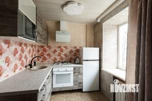 Студия квартира, посуточно, 40м2, 3/5 этаж