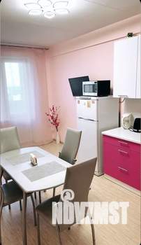2-к квартира, посуточно, 64м2, 17/18 этаж