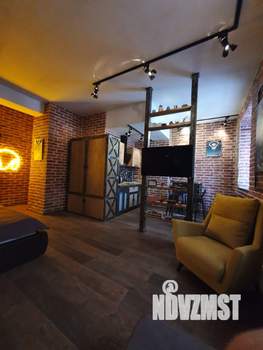 Студия квартира, посуточно, 42м2, 1/4 этаж