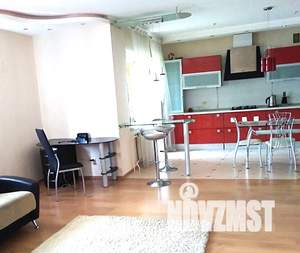 3-к квартира, на длительный срок, 105м2, 3/6 этаж