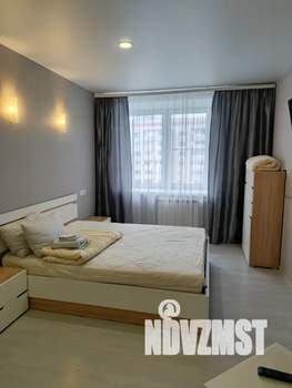 1-к квартира, посуточно, 37м2, 9/16 этаж