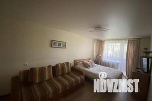 1-к квартира, посуточно, 35м2, 3/5 этаж