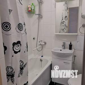 1-к квартира, посуточно, 35м2, 4/4 этаж