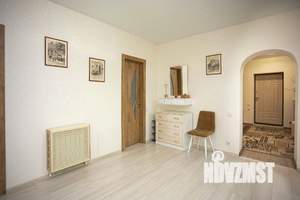 3-к квартира, на длительный срок, 140м2, 2/5 этаж