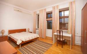 3-к квартира, на длительный срок, 107м2, 2/4 этаж