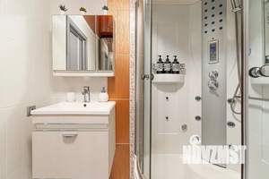 Студия квартира, посуточно, 42м2, 4/10 этаж