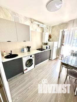 1-к квартира, посуточно, 35м2, 1/9 этаж