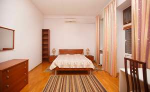 3-к квартира, на длительный срок, 107м2, 2/4 этаж