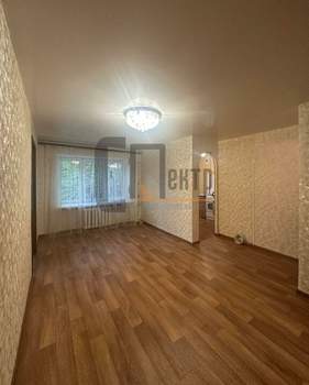 2-к квартира, вторичка, 40м2, 1/4 этаж