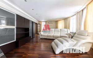 4-к квартира, вторичка, 144м2, 1/3 этаж