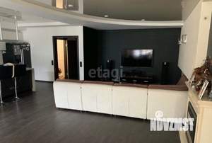 3-к квартира, вторичка, 126м2, 2/4 этаж