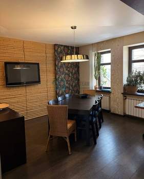 4-к квартира, вторичка, 225м2, 3/5 этаж