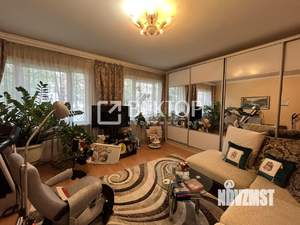 2-к квартира, вторичка, 60м2, 1/4 этаж