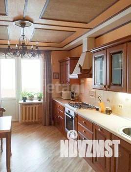 3-к квартира, вторичка, 102м2, 2/5 этаж