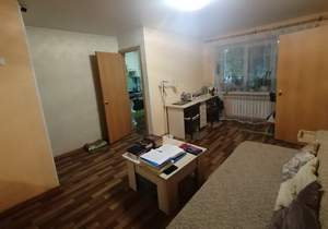 2-к квартира, вторичка, 42м2, 1/4 этаж