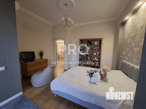 4-к квартира, вторичка, 200м2, 2/2 этаж