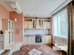 3-к квартира, вторичка, 100м2, 2/4 этаж