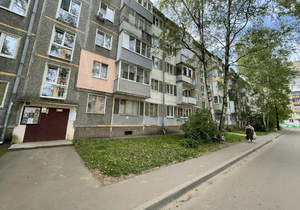 2-к квартира, вторичка, 43м2, 3/5 этаж