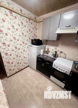 2-к квартира, вторичка, 44м2, 1/4 этаж