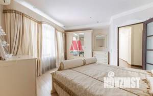 4-к квартира, вторичка, 144м2, 1/3 этаж