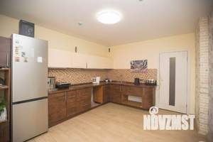 3-к квартира, вторичка, 93м2, 8/17 этаж